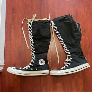 Black and white Converse Size 4